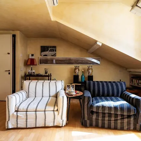 Carducci Charming Centro Apartment *
