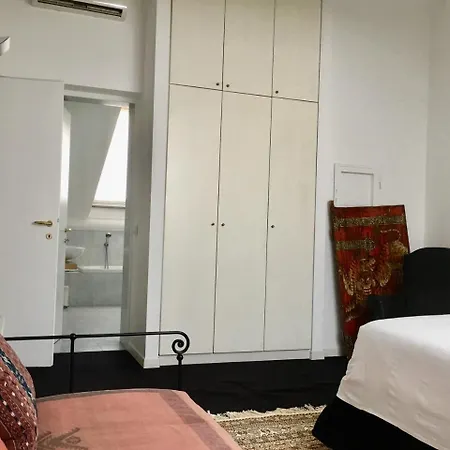 Carducci Charming Centro Apartment *