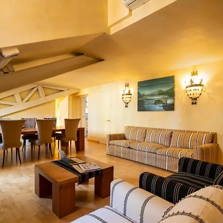 Carducci Charming Centro Apartment
